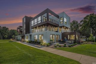 950 E Jackson Blvd Unit 102, Elkhart, IN 46516