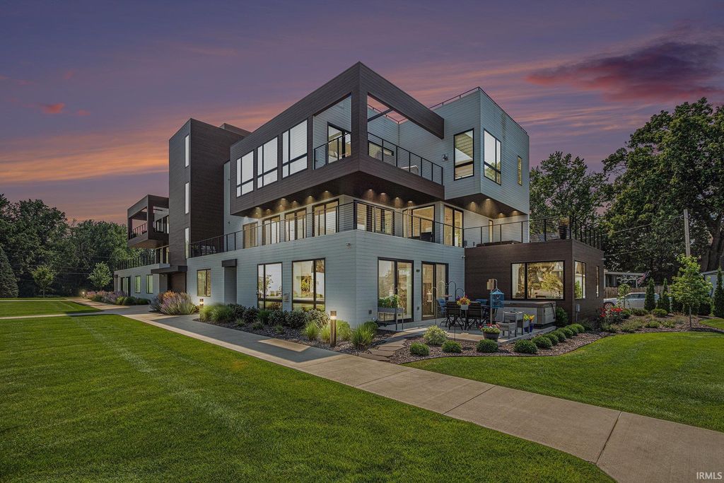 950 E Jackson Blvd Unit 102, Elkhart, IN 46516