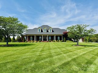 107 Cedar Lake Drive, Statesville, NC 28625