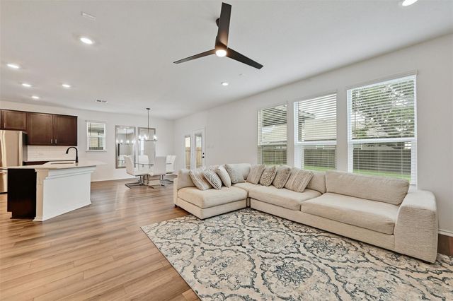 280 Kat Garnet DR, Kyle, TX 78640