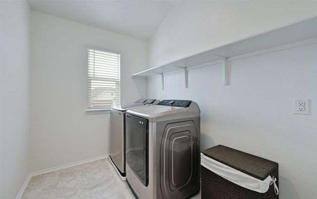 280 Kat Garnet DR, Kyle, TX 78640