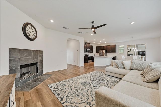 280 Kat Garnet DR, Kyle, TX 78640