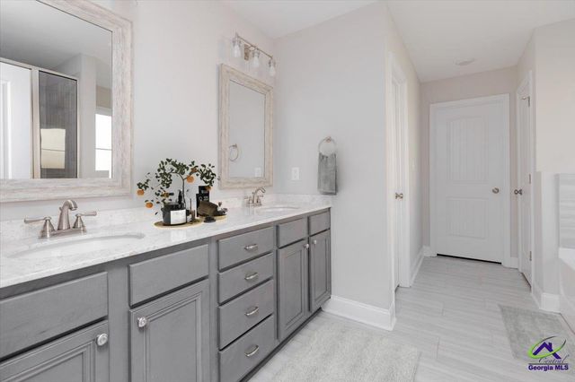 302 Creek Ridge Drive, Warner Robins, GA 31088