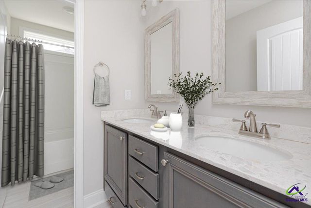 302 Creek Ridge Drive, Warner Robins, GA 31088