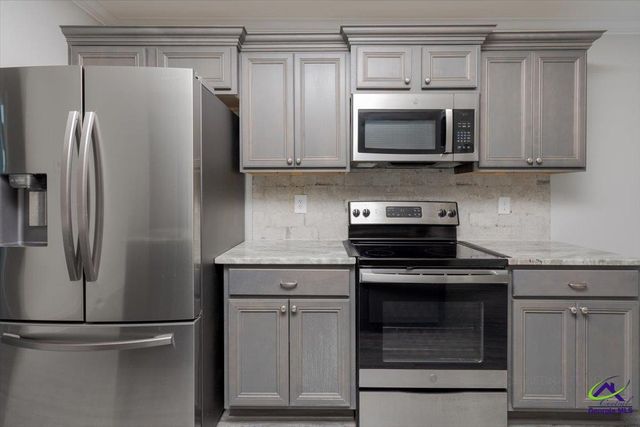 302 Creek Ridge Drive, Warner Robins, GA 31088