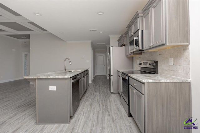 302 Creek Ridge Drive, Warner Robins, GA 31088