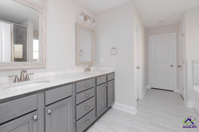 302 Creek Ridge Drive, Warner Robins, GA 31088