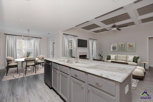 302 Creek Ridge Drive, Warner Robins, GA 31088