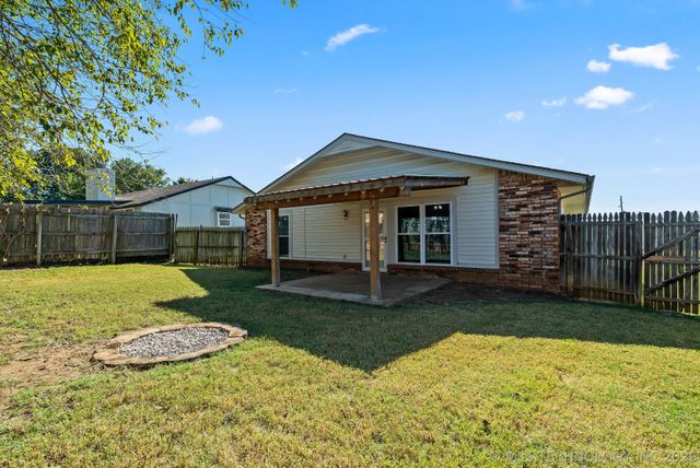 11117 S Nandina Avenue, Jenks, OK 74037