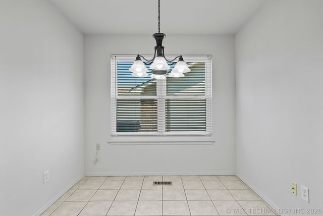 11117 S Nandina Avenue, Jenks, OK 74037