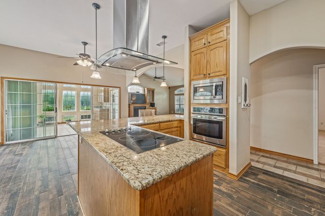 1517 Oakwood Drive, Stephenville, TX 76401