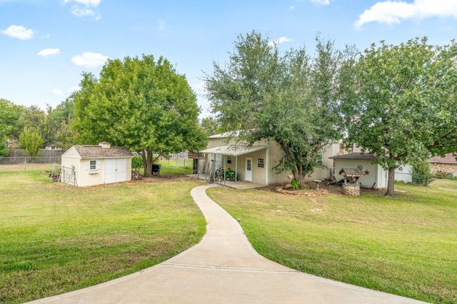 1517 Oakwood Drive, Stephenville, TX 76401