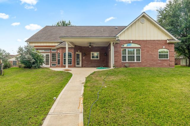 1517 Oakwood Drive, Stephenville, TX 76401