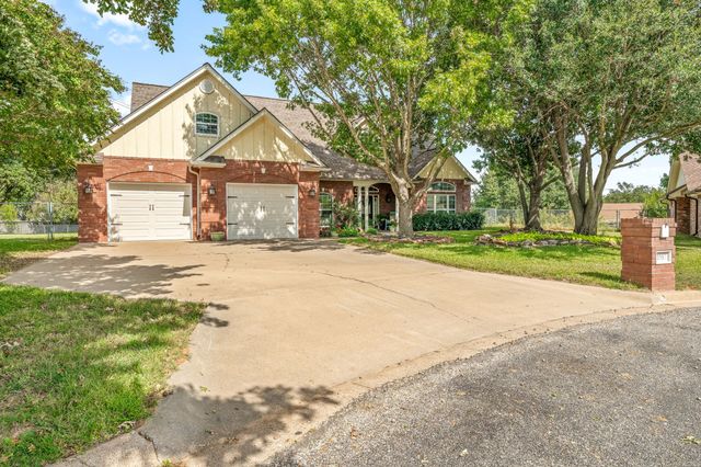 1517 Oakwood Drive, Stephenville, TX 76401