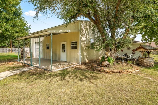 1517 Oakwood Drive, Stephenville, TX 76401