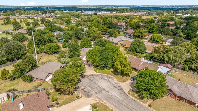 1517 Oakwood Drive, Stephenville, TX 76401