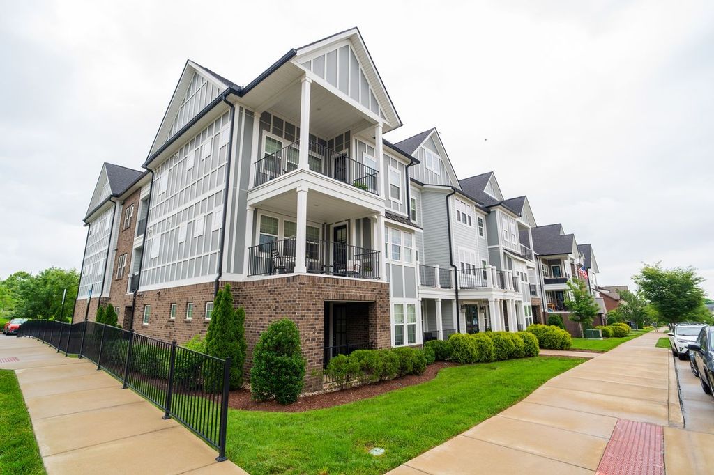 800 Vintage Green Ln Unit 302, Franklin, TN 37064