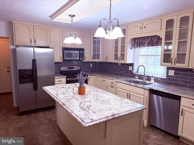 405 SPRING VALLEY DR, Winchester, VA 22603