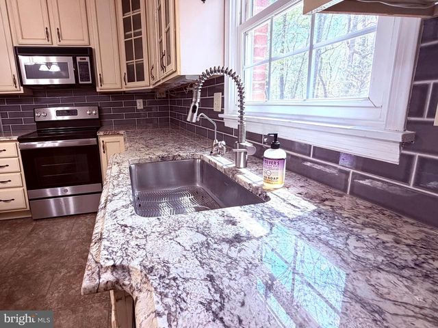 405 SPRING VALLEY DR, Winchester, VA 22603