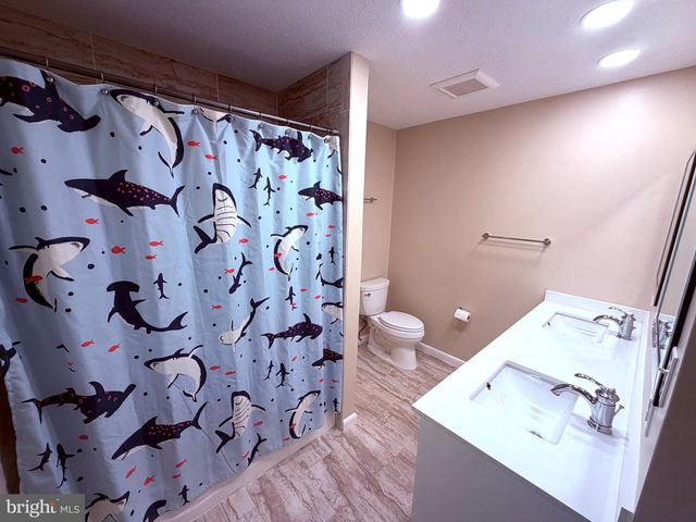 405 SPRING VALLEY DR, Winchester, VA 22603
