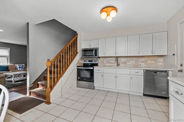 61 Hollyhock Road, Levittown, NY 11756