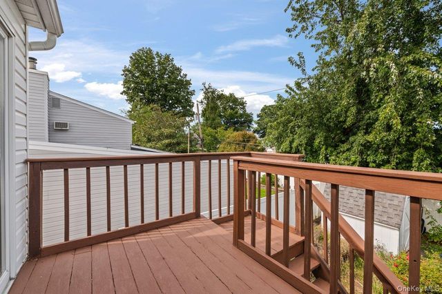 61 Hollyhock Road, Levittown, NY 11756