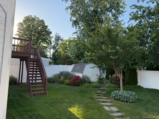 61 Hollyhock Road, Levittown, NY 11756