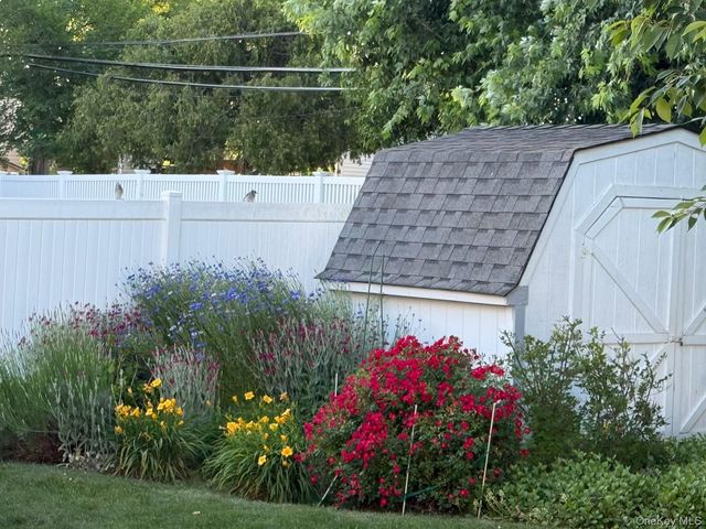 61 Hollyhock Road, Levittown, NY 11756