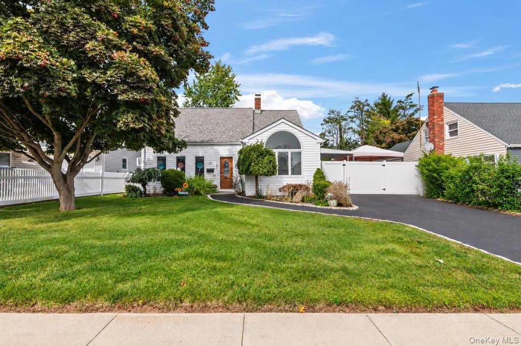 61 Hollyhock Road, Levittown, NY 11756 — exterior
