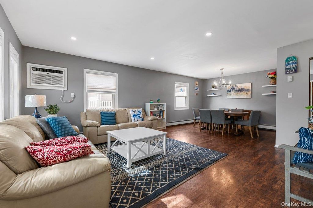 61 Hollyhock Road, Levittown, NY 11756 — photo 3