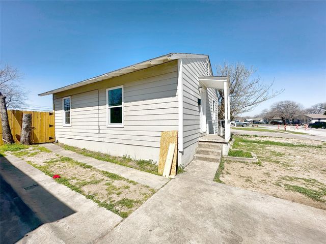 2125 Grayson Avenue, Fort Worth, TX 76106