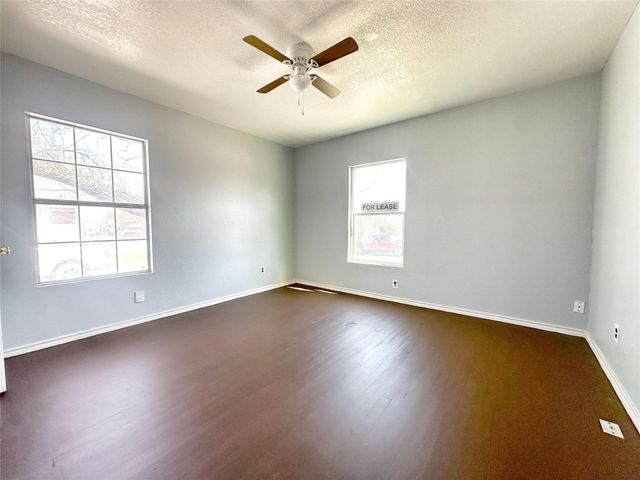 2125 Grayson Avenue, Fort Worth, TX 76106