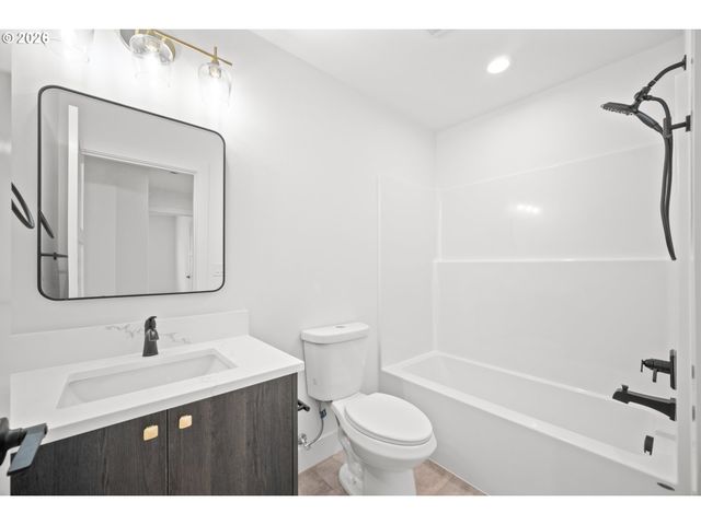 15101 Ne 86TH St, Vancouver, WA 98682