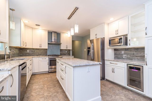 540 BLACK WALNUT DR, Quakertown, PA 18951