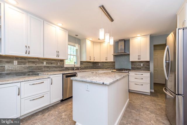 540 BLACK WALNUT DR, Quakertown, PA 18951