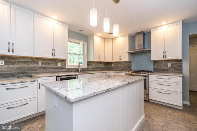 540 BLACK WALNUT DR, Quakertown, PA 18951