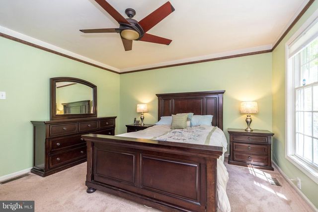 540 BLACK WALNUT DR, Quakertown, PA 18951