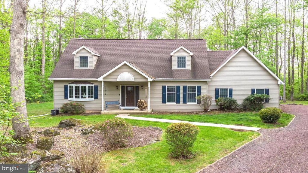 540 BLACK WALNUT DR, Quakertown, PA 18951