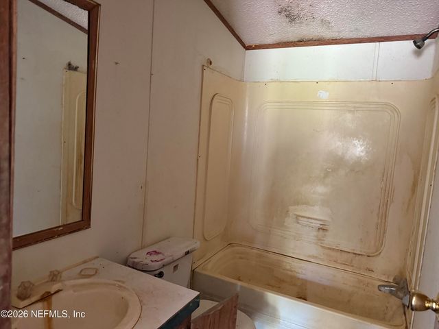 203 QUAIL HOLLOW Road, Satsuma, FL 32189