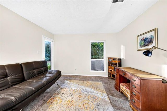 810 Tuxworth Circle, Decatur, GA 30033