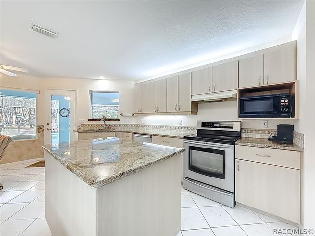 3629 W Coachwood Street, Beverly Hills, FL 34465