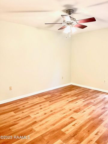 701 S College Road Apt 214, Lafayette, LA 70503