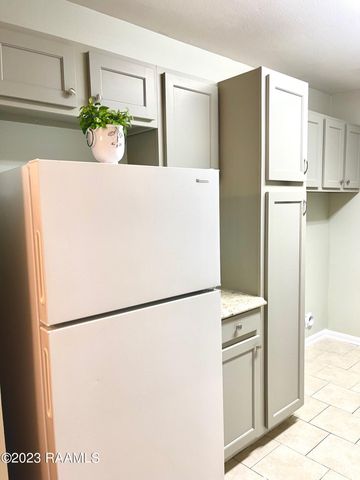 701 S College Road Apt 214, Lafayette, LA 70503