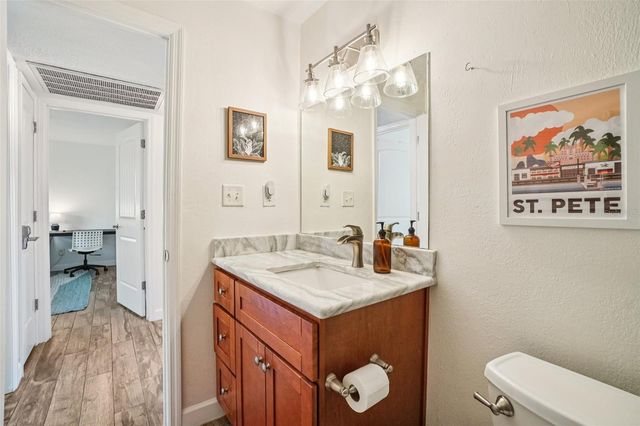 4822 COQUINA KEY DRIVE SE B, St Petersburg, FL 33705