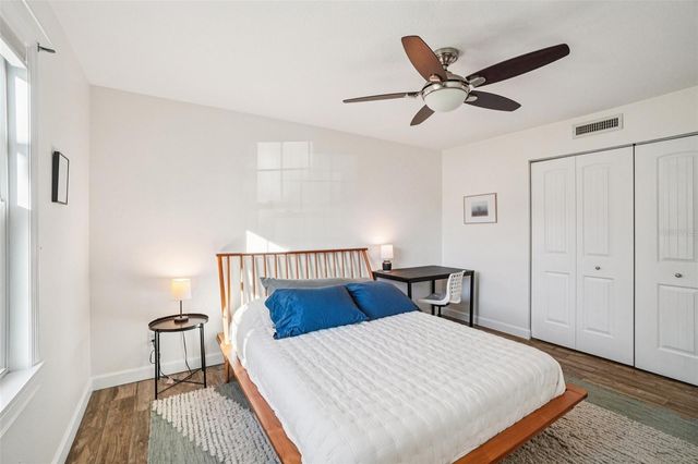 4822 COQUINA KEY DRIVE SE B, St Petersburg, FL 33705