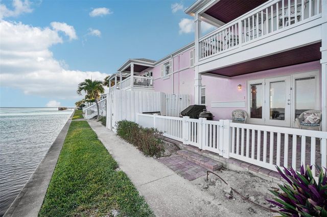 4822 COQUINA KEY DRIVE SE B, St Petersburg, FL 33705