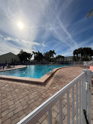 4822 COQUINA KEY DRIVE SE B, St Petersburg, FL 33705