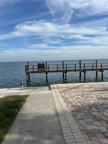 4822 COQUINA KEY DRIVE SE B, St Petersburg, FL 33705
