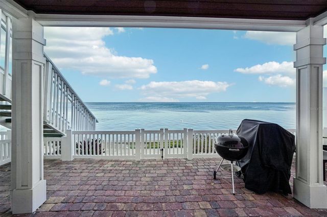 4822 COQUINA KEY DRIVE SE B, St Petersburg, FL 33705