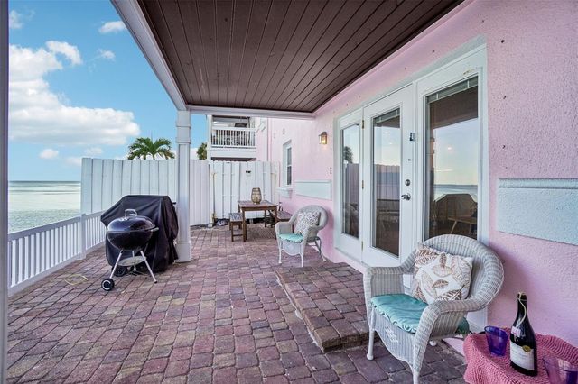 4822 COQUINA KEY DRIVE SE B, St Petersburg, FL 33705